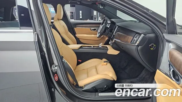 Volvo S90 — Фото автомобиля 16