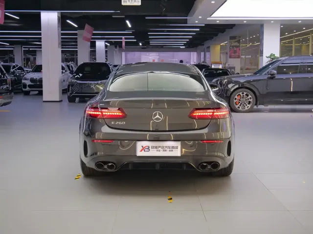 Mercedes-Benz E-Class — Фото автомобиля 7