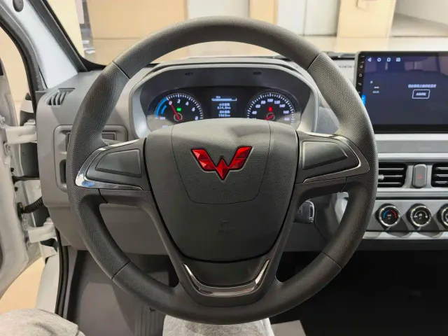 Wuling Yangguang — Фото автомобиля 10