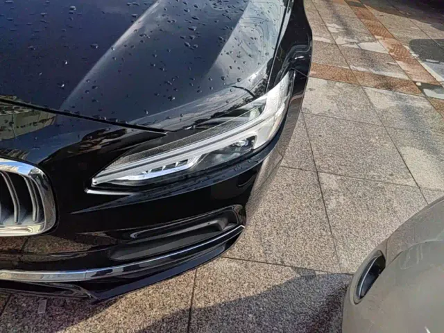 Volvo S90 — Фото автомобиля 23