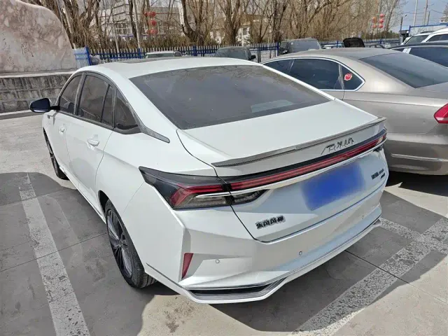Dongfeng Yixuan MAX — Фото автомобиля 4