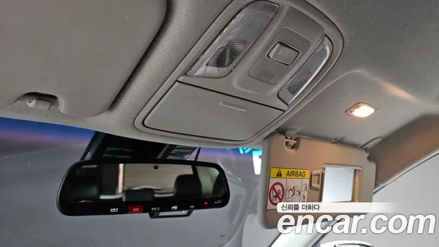 Kia Niro — Фото автомобиля 24