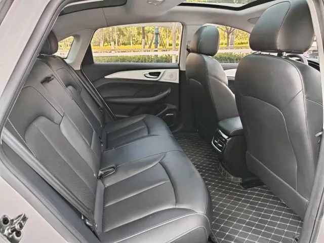 Roewe i6 MAX EV — Фото автомобиля 15