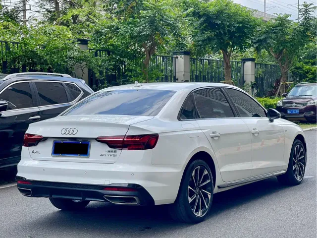 Audi A4L — Фото автомобиля 9