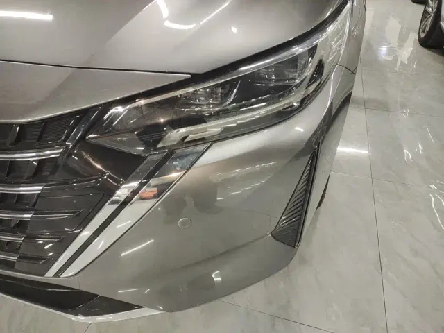 Nissan Sylphy — Фото автомобиля 18