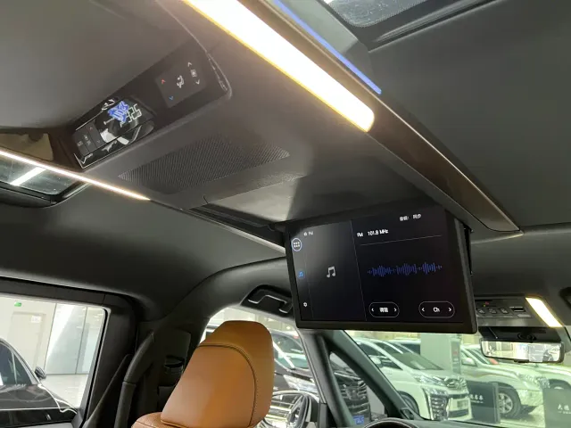 Toyota Vellfire — Фото автомобиля 14