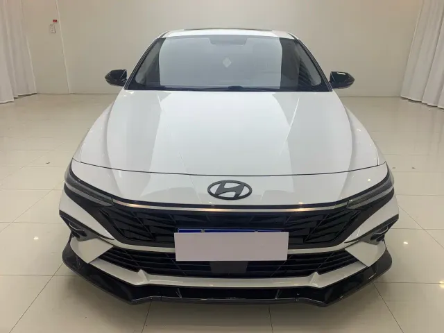 Hyundai Elantra — Фото автомобиля 2