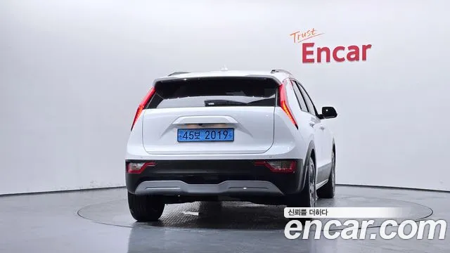 Kia Niro — Фото автомобиля 4
