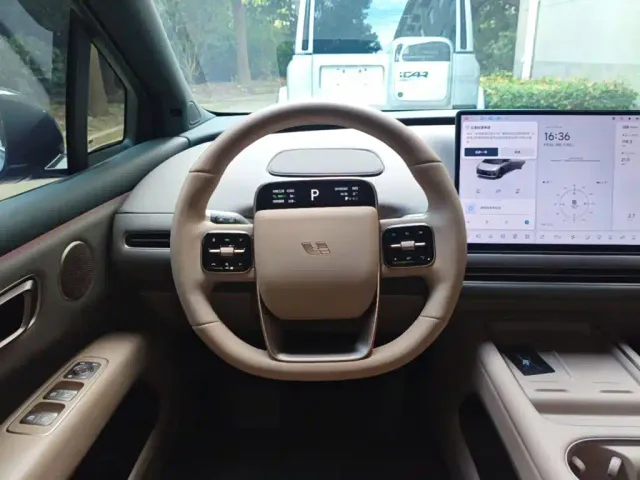 Li Auto i6 — Фото автомобиля 10
