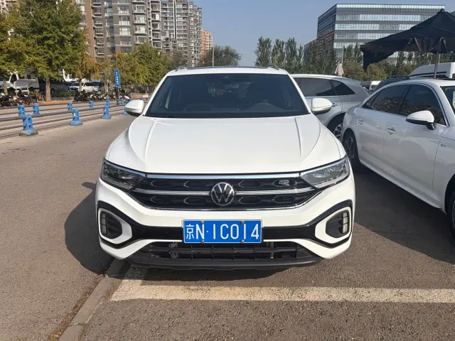 Volkswagen T-Roc — Фото автомобиля 2