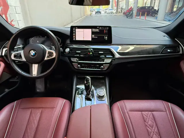 BMW 5 Series — Фото автомобиля 7