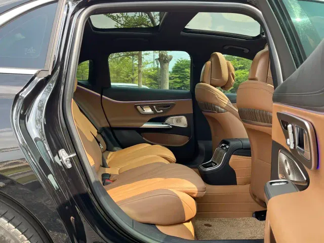 Mercedes-Benz E-Class — Фото автомобиля 22