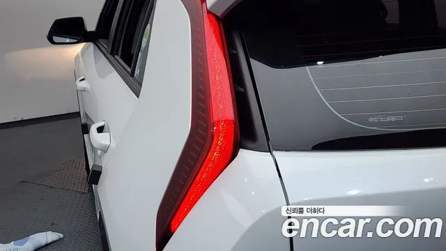 Kia Niro New — Фото автомобиля 23