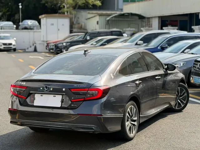 Honda Accord — Фото автомобиля 9