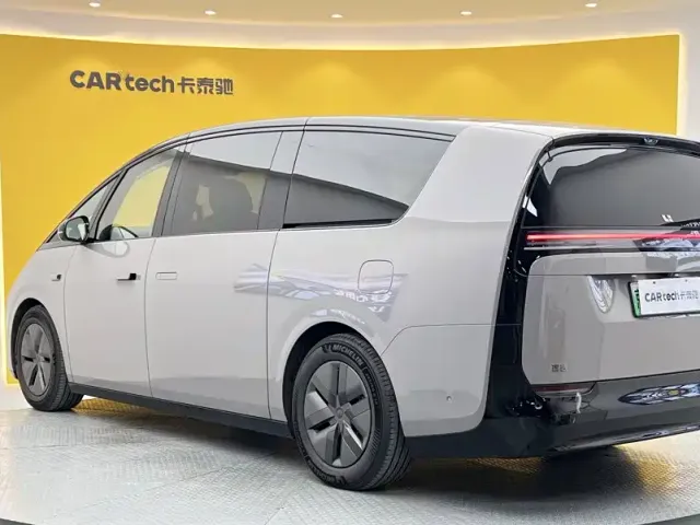 Li Auto MEGA — Фото автомобиля 5