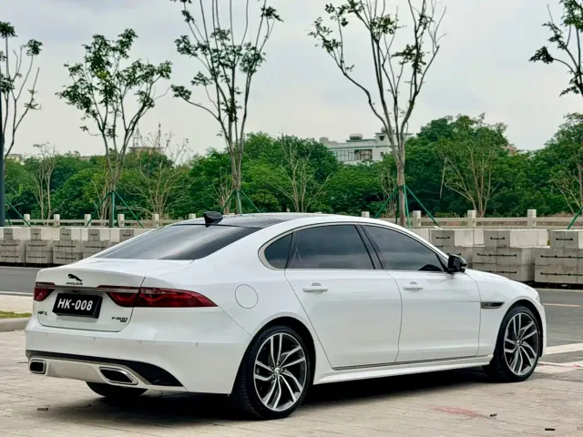 Jaguar XFL — Фото автомобиля 5