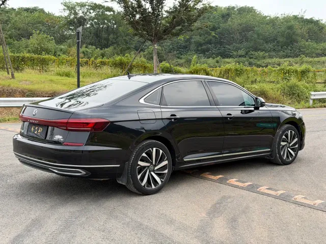 Volkswagen Passat — Фото автомобиля 6