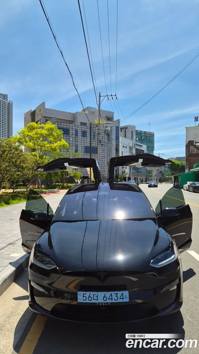 Tesla Model X — Фото автомобиля 3