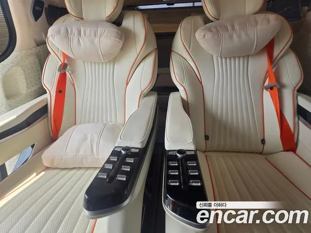 Kia Carnival Generation 4 — Фото автомобиля 14