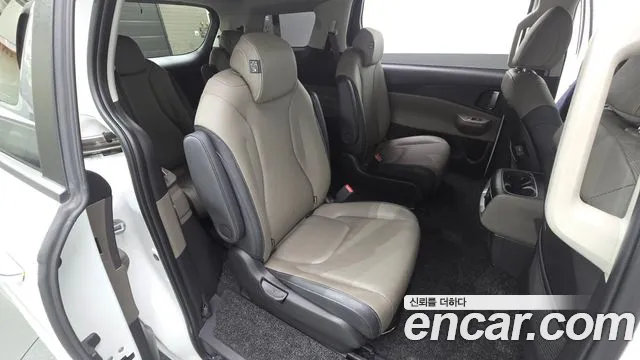 Kia Carnival Generation 4 — Фото автомобиля 15