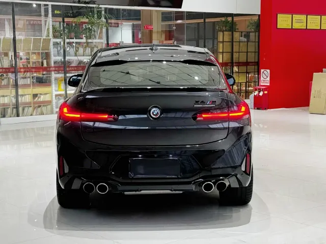 BMW X4 M — Фото автомобиля 4