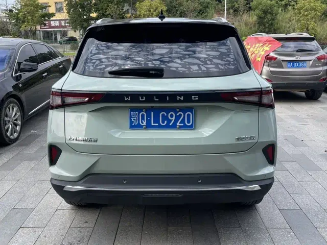 Wuling Asta — Фото автомобиля 8