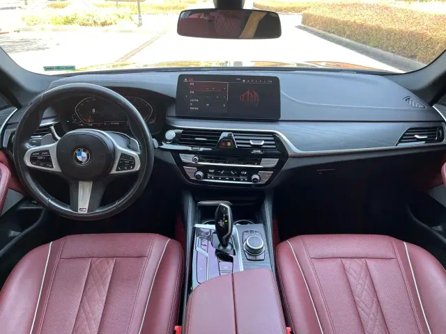 BMW 5 Series — Фото автомобиля 19