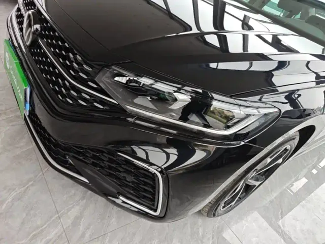 Volkswagen Passat — Фото автомобиля 23