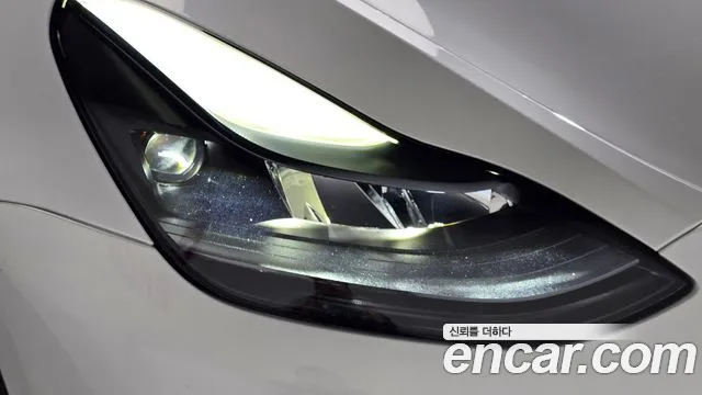 Tesla Model Y — Фото автомобиля 6