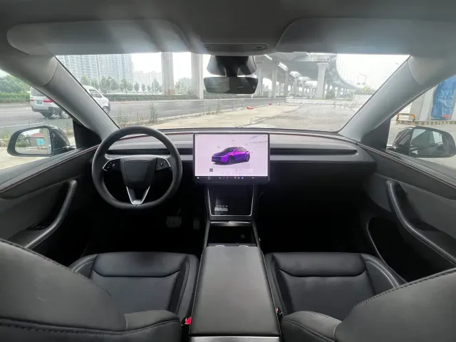 Tesla Model Y — Фото автомобиля 7