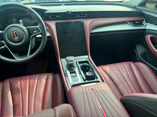Hongqi H5 — Фото автомобиля 5