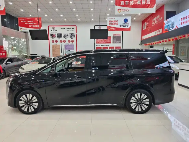 GAC Trumpchi E8 — Фото автомобиля 4
