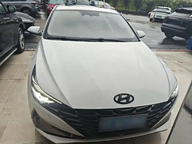 Hyundai Elantra — Фото автомобиля 2