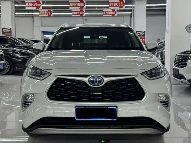 Фотография автомобиля — Toyota Highlander