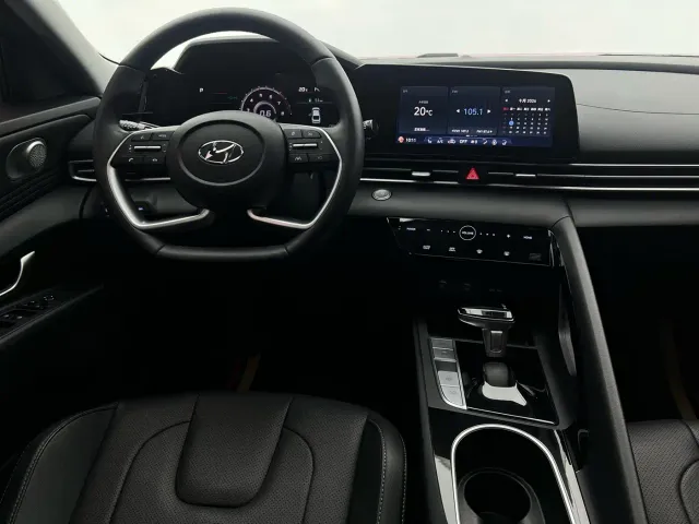 Hyundai Elantra — Фото автомобиля 10