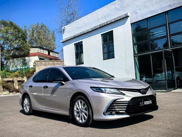 Toyota Camry — Фото автомобиля 3