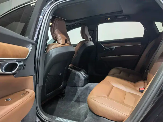 Volvo S90 — Фото автомобиля 9