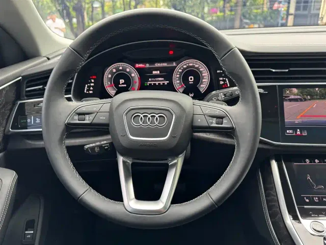 Audi Q8 — Фото автомобиля 17