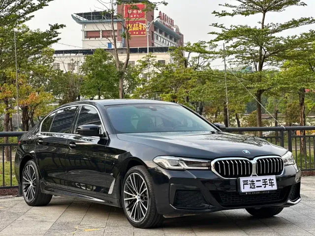 BMW 5 Series — Фото автомобиля 3