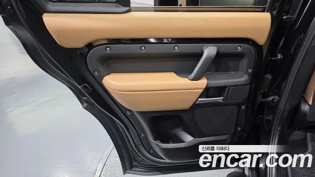 Land Rover Defender Defender (L663) 110 P300 X-Dynamic SE — Фото автомобиля 25