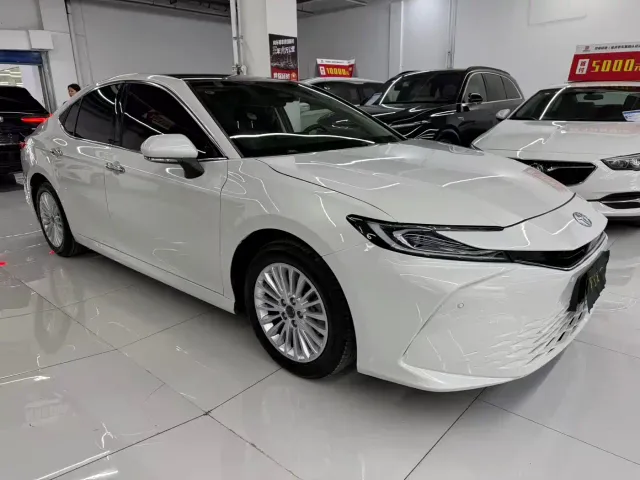 Toyota Camry — Фото автомобиля 3