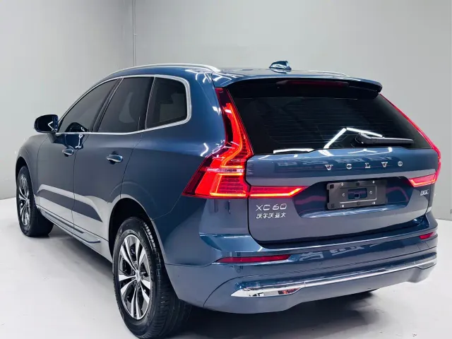Volvo XC60 — Фото автомобиля 3
