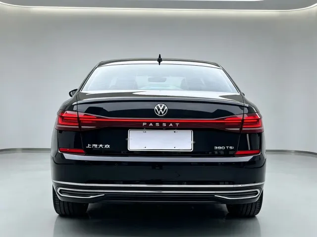 Volkswagen Passat — Фото автомобиля 4