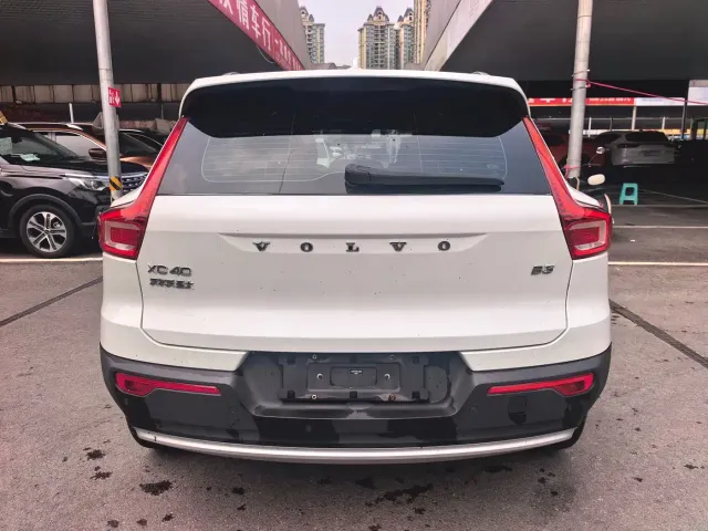 Volvo XC40 — Фото автомобиля 14