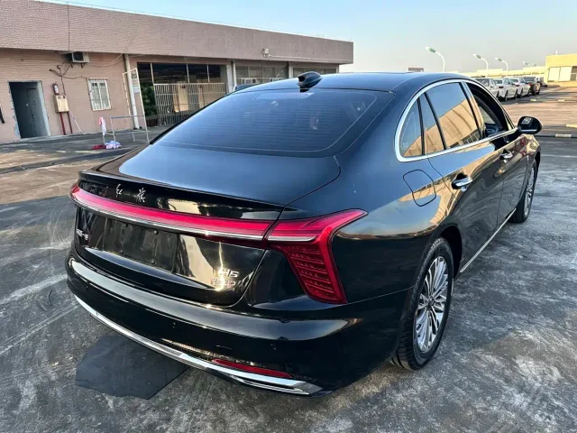 Hongqi H5 — Фото автомобиля 12