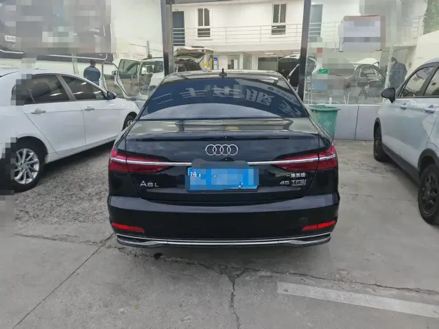 Audi A6L — Фото автомобиля 9