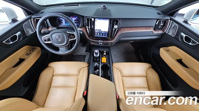 Вольво XC60 — Фото автомобиля 7
