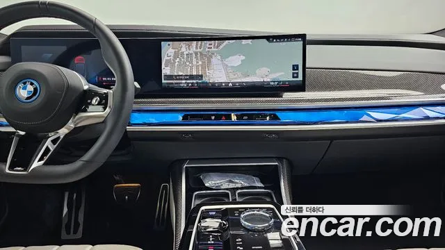 BMW i7 — Фото автомобиля 13