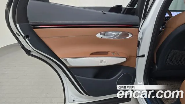 Genesis GV70 2.5T Бензин AWD — Фото автомобиля 24