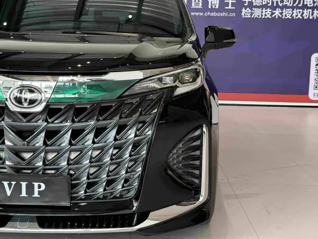Toyota Sienna — Фото автомобиля 9